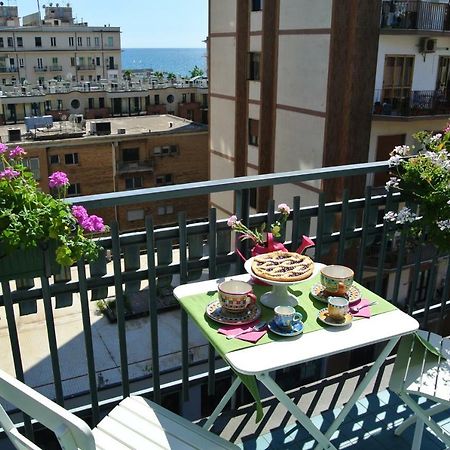 Casa Di Linda Lägenhet Salerno Exteriör bild