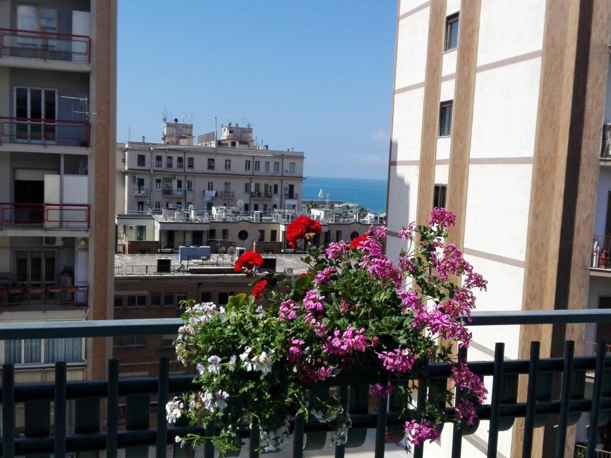 Casa Di Linda Lägenhet Salerno Exteriör bild