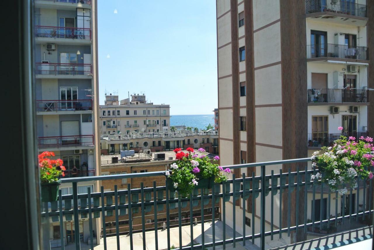 Casa Di Linda Lägenhet Salerno Exteriör bild